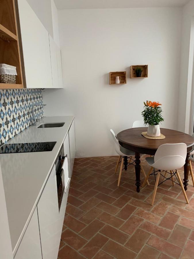 Stylish Townhouse With Gallery In The Heart Of Tavira For Two Bagian luar foto