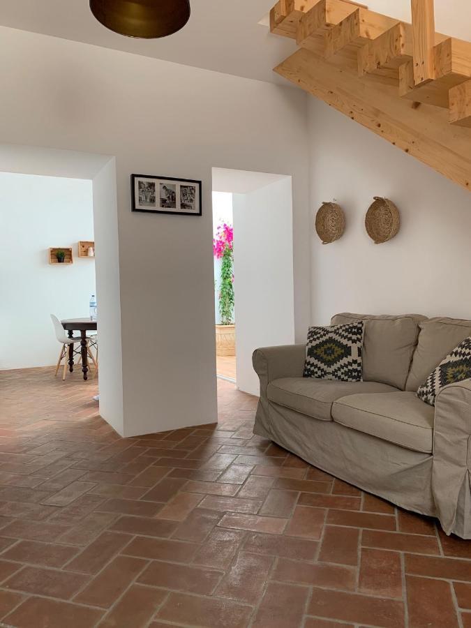 Stylish Townhouse With Gallery In The Heart Of Tavira For Two Bagian luar foto