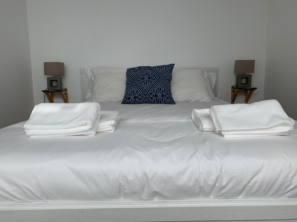 Stylish Townhouse With Gallery In The Heart Of Tavira For Two Bagian luar foto