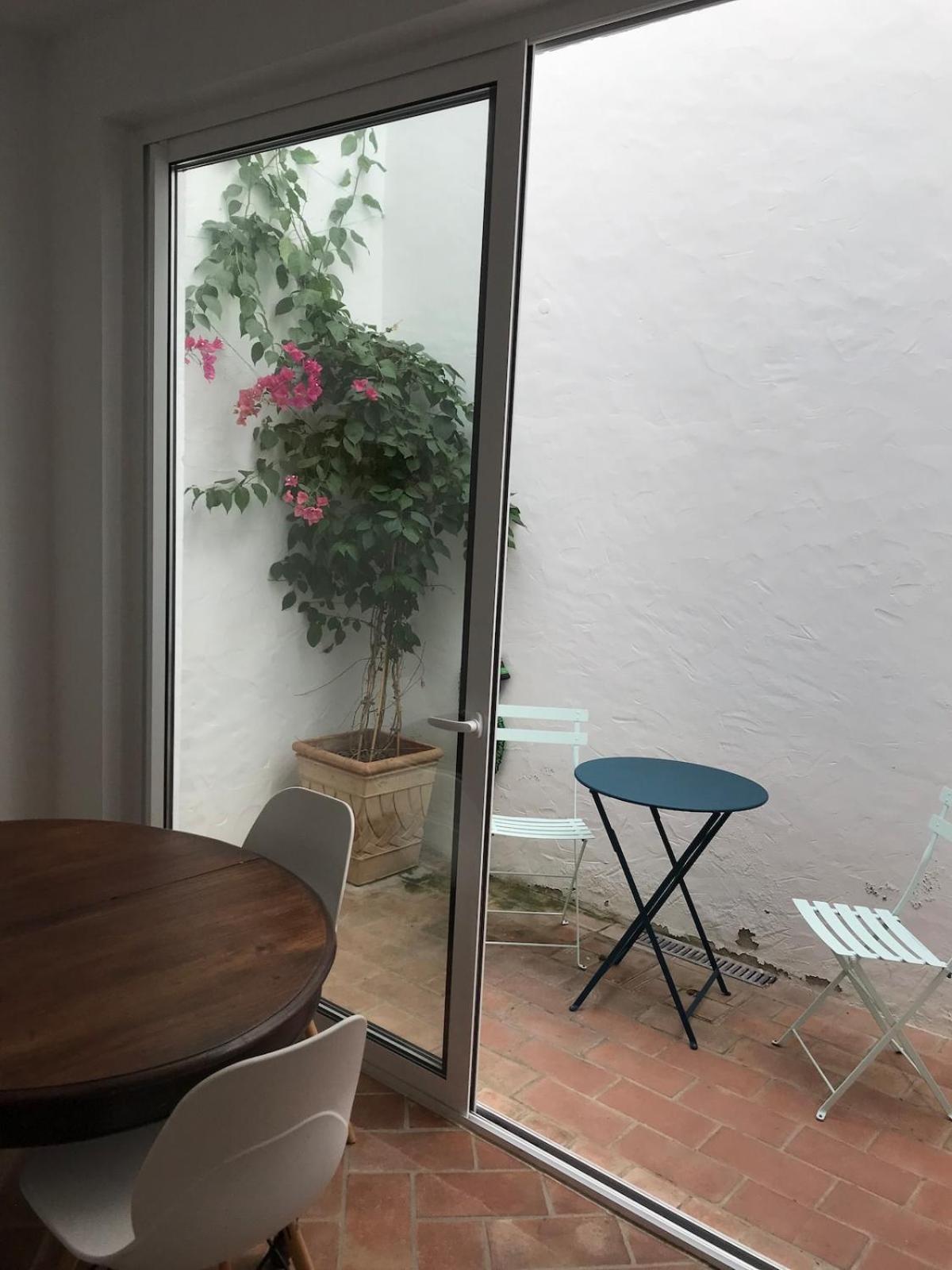 Stylish Townhouse With Gallery In The Heart Of Tavira For Two Bagian luar foto